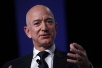 Jeff Bezos desbanca Elon Musk e retoma posto de pessoa mais rica do mundo