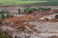 Justiça condena Samarco, Vale e BHP a pagamento de R$ 47,6 bi por rompimento de barragem em Mariana