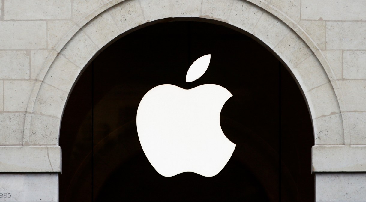 Logotipo da Apple: empresa de Tim Cook está preparando pacotão de assinaturas, diz Bloomberg