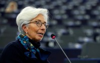 É “muito improvável” que BCE eleve os juros em 2022, diz Lagarde