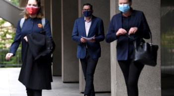 Melbourne, a segunda maior cidade da Austrália, já está sob uma ordem de permanência em casa de seis semanas, e tem lutado para controlar o coronavírus