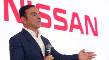 Ex-chefe da Nissan e Renault é acusado de movimentar milhões de dólares de fundos da Renault por meio da distribuidora de carros para seu uso pessoal