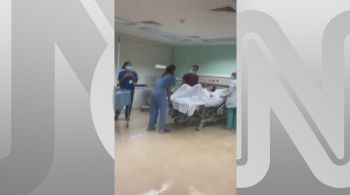 O pai flagrou o momento em que o hospital começou a tremer e os vidros foram estilhaçados