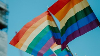 Instituto divulga dados sobre sexualidade no país pela primeira vez; número corresponde a 1,8% da população adulta