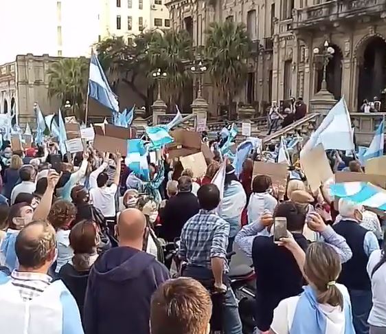 Protesto em Buenos Aires contra o governo Alberto Fernández