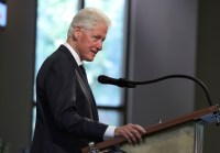 Ex-presidente dos EUA Bill Clinton é internado em hospital