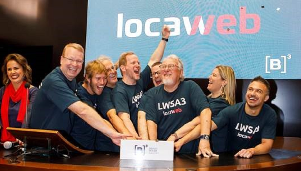 Executivos e acionistas da Locaweb na estreia na B3 em fevereiro de 2020