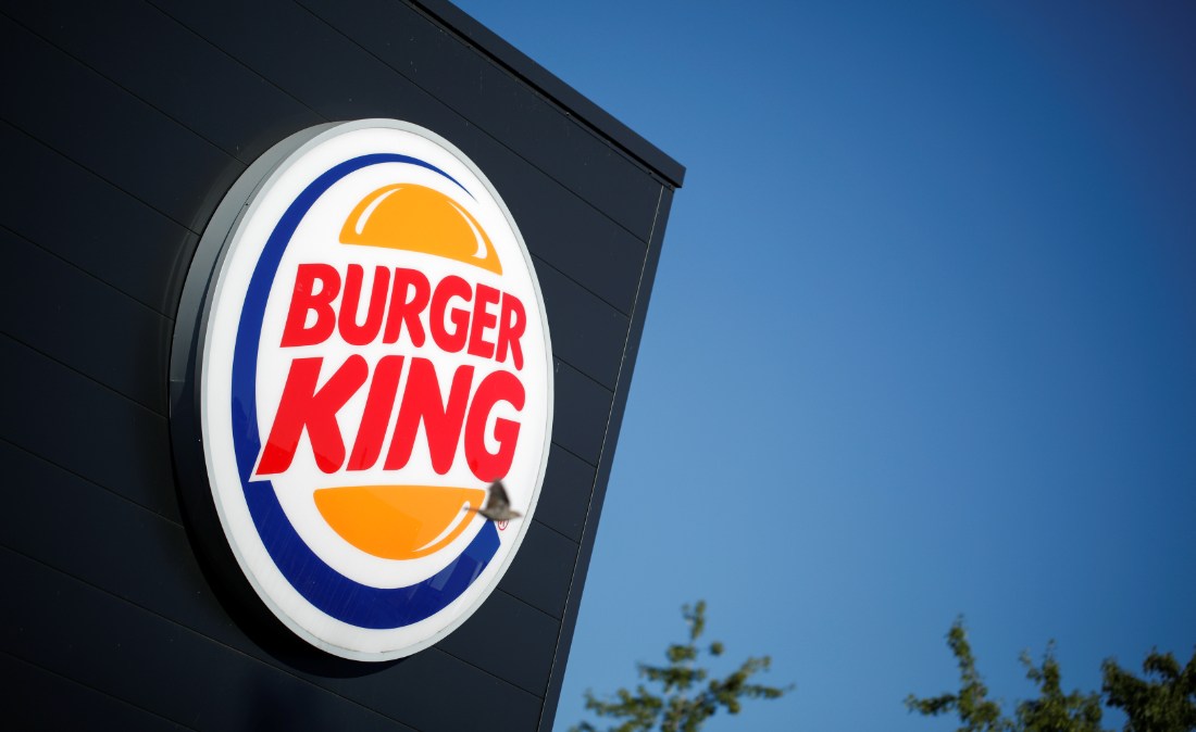 Loja do Burger King: rede vai começar a entregar baldes de batata frita na casa dos consumidores