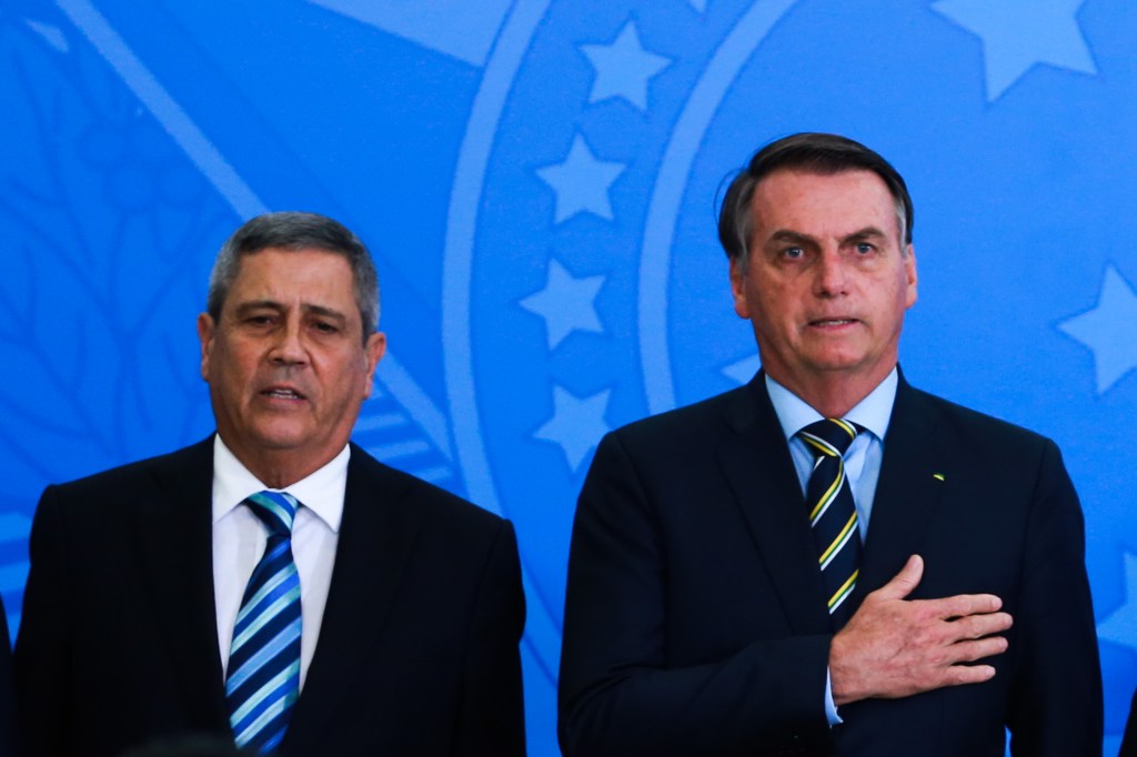 O ministro da Casa Civil, Walter Braga Netto, e o presidente Jair Bolsonaro