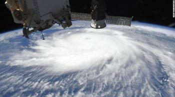 Sistema ganhou força quando se deslocou pelo Golfo do México; temperatura da água do mar e ventilação interna se combinaram e deram mais força à tempestade