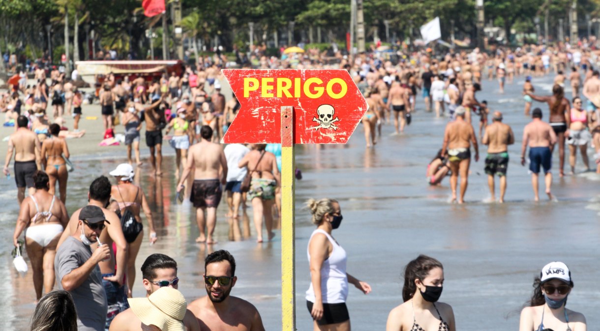 Número maior se deve à entrada das sete praias de Santos na lista das impróprias