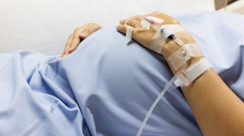 Pesquisadores concluiram que mulheres grávidas e no puerpério têm menos febre e dores musculares, mas mais chance de serem admitidas na UTI