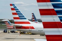 American Airlines triplica salários após falha deixar milhares de voos sem pilotos