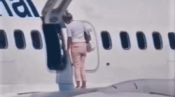 Passageiros aguardavam a liberação da saída da aeronave quando uma mulher não identificada afirmou que estava ‘muito calor’