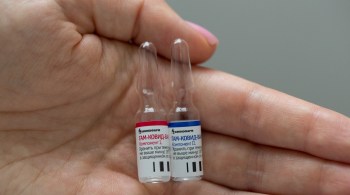 Resultado provisório foi obtido após análise de testes de 16 mil voluntários da Fase 3 do estudo do imunizante russo contra o novo coronavírus