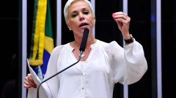Ex-deputada é acusada de envolvimento em desvios de mais de R$ 30 milhões, entre 2013 e 2018, em contratos de assistência social no Rio