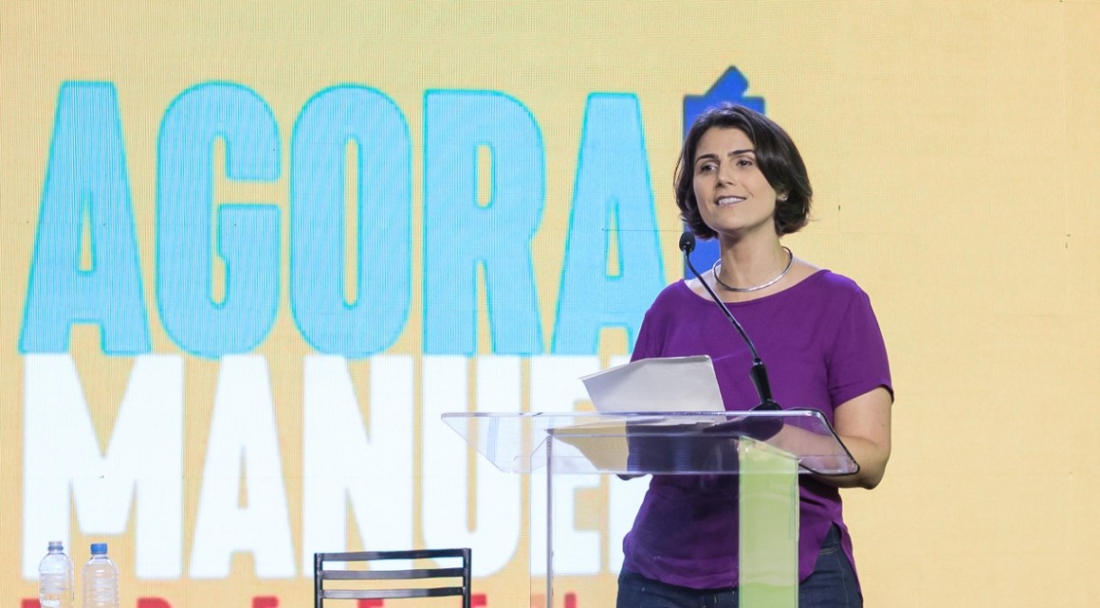 A ex-deputada Manuela D'Ávila, candidata do PCdoB a prefeita de Porto Alegre