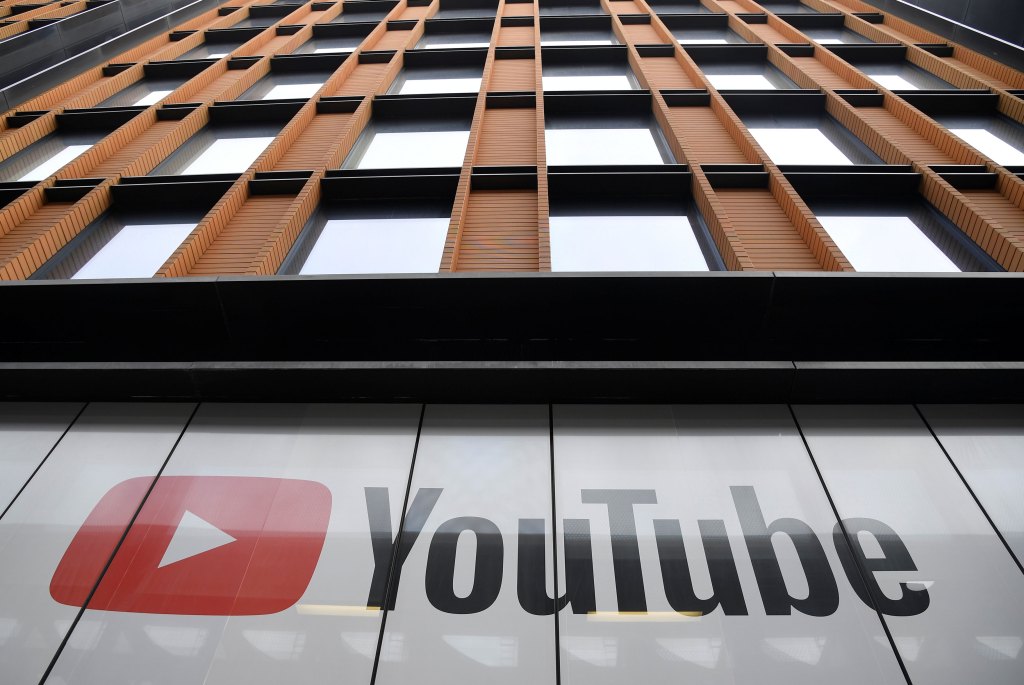 Vista externa dos escritórios do YouTube em Londres, no Reino Unido