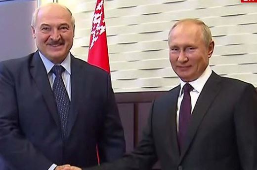 Vladimir Putin e Alexandr Lukashenko se reúnem em Sochi, na Rússia, em 14 de setembro de 2020