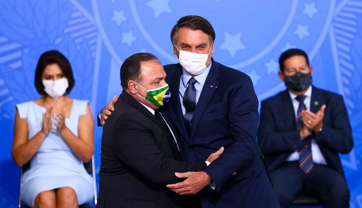O ministro da Saúde, Eduardo Pazuello, e o presidente Jair Bolsonaro