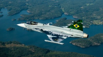 A compra dos 36 caças Gripen foi firmada no final de 2013, ainda durante o primeiro mandato da ex-presidente Dilma Rousseff, para reequipar a frota FAB