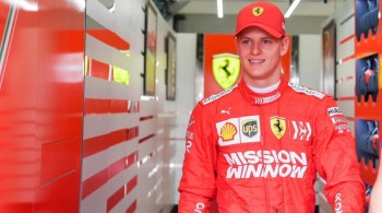 O piloto de 21 anos faz parte de uma iniciativa da Ferrari para impulsionar jovens pilotos