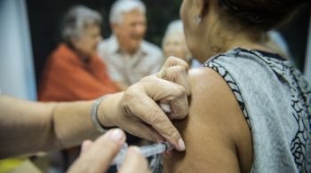 Tosse, febre e tosse também são sintomas frequentes