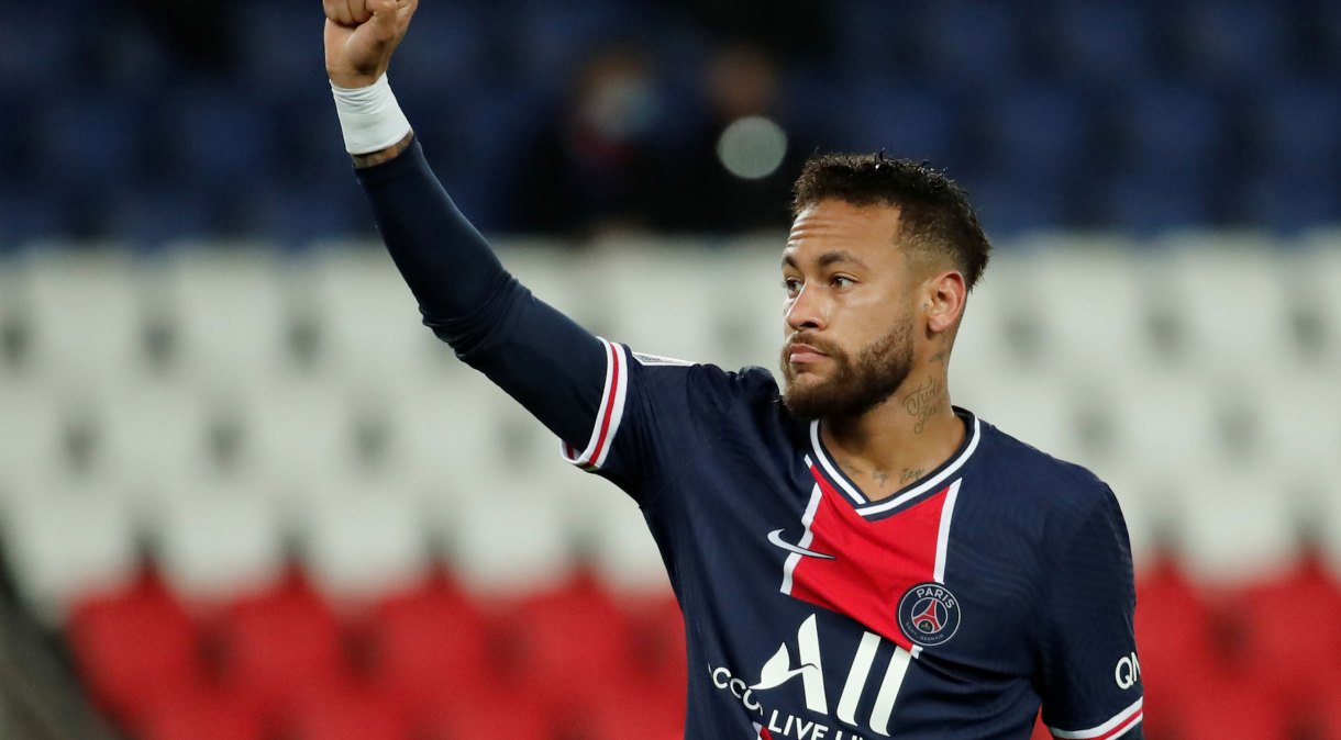 Neymar comemora gol contra o Angers
