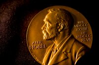 Nobel de Química vai para trio por pesquisas sobre construção de moléculas