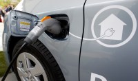 Vendas de veículos elétricos até outubro superam total de 2021, diz associação