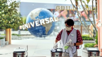 Pacote com cinco dias vai custar US$ 304 e garante acesso a dois parques do complexo