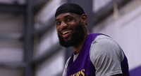 LeBron James será jogador mais bem pago da NBA em 2023/24; veja top-10