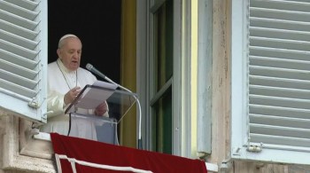 As mensagens do Pontífice serão feitas em locais fechados, como forma de evitar aglomerações na Praça de São Pedro, onde fiéis se encontram para ouví-lo