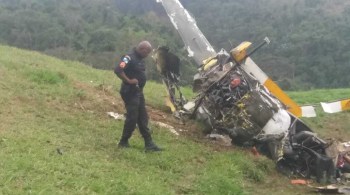 Bombeiros de Barra Mansa e Piraí estão no local aguardando a perícia da ANAC ou Aeronáutica para fazer a liberação dos corpos