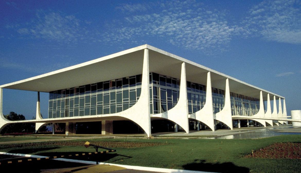 Palácio do Planalto: parte do governo diz não deve se "antecipar às instituições americanas"
