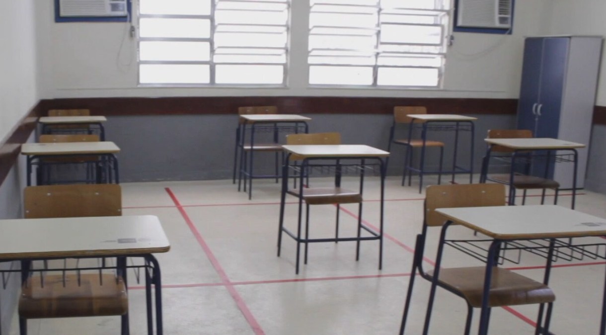 Sala de aula com distanciamento social no Rio de Janeiro