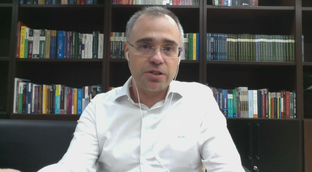 André Luiz Mendonça, advogado-geral da União, em entrevista por internet: em live nesta sexta (17), ele comentou a decisão do STF sobre restrições impostas por governadores e prefeitos