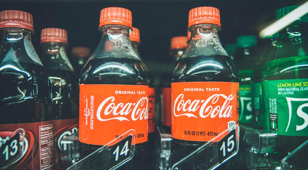 Coca-Cola vai reduzir cerca de metade do seu portfólio