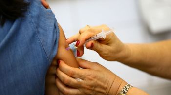 Coronavac aparece no topo da lista das vacinas mais discutidas, com um volume quatro vezes maior de menções do que a Astrazeneca