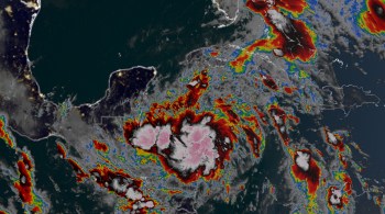 Neste momento, o Zeta está 140 km ao sudeste da cidade portuária de Progresso, no estado mexicano de Yucatán, com ventos máximos sustentados de 110 km/h