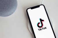 TikTok é a rede social mais usada por crianças e adolescentes de 9 a 17 anos