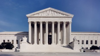 Suprema Corte dos EUA começa nesta semana análise de caso que pode acabar com o programa de saúde criado por Barack Obama; veredicto sai em 2021