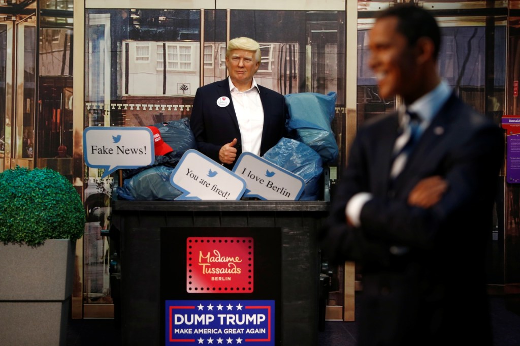 Estátua de cera de Trump dentro do lixo no Madame Tussaud de Berlim