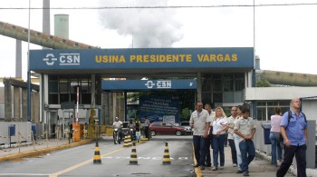 A empresa é a Elizabeth Cimento, pertencente ao fundo Farallon