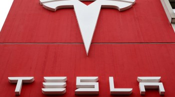 Com um aumento de cerca de 500% em 2020, a Tesla se tornou de longe a montadora mais valiosa do mundo