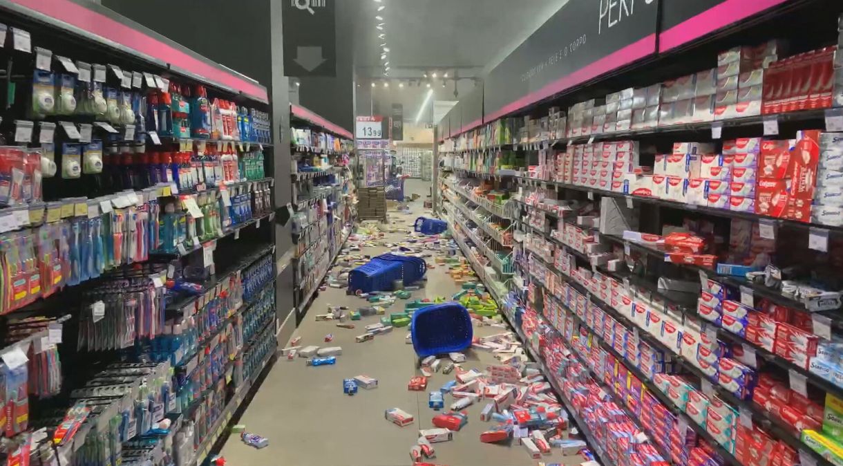 Supermercado Carrefour após protestos de morte de homem negro: após subir na sexta-feira, ação do varejista teve forte queda na segunda