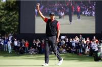 Tiger Woods aparece de muletas em primeira postagem no Instagram após acidente