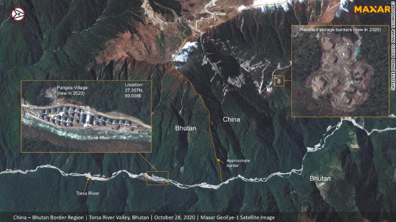 Uma imagem de satélite da região de Doklam, mostra o que parece ser uma vila recém-construída e um depósito de suprimentos chineses na fronteira disputada com Índia e Butão