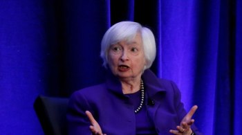 Yellen deve afirmar o compromisso do país com taxas cambiais determinadas pelo mercado quando prestar depoimento na terça-feira, informou o Wall Street Journal