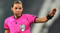 Stephanie Frappart é primeira mulher a arbitrar uma partida na Champions League